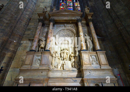 Altare raffigurante la Presentazione della Beata Vergine Maria al Tempio, nel Duomo di Milano, Milano, Italia. Foto Stock