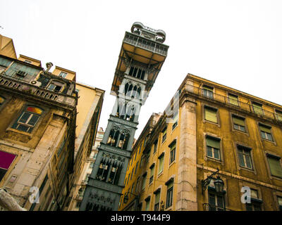 Elevador de Santa Justa, nei pressi del quartiere Carmo, Lisbona Foto Stock