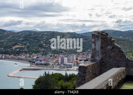 Agropoli, perla del Cilento, vista del castello medievale Foto Stock