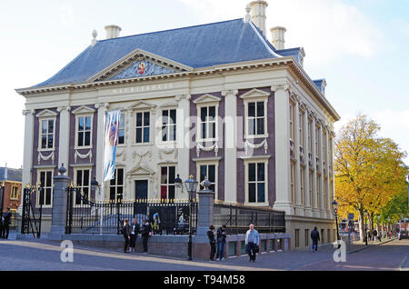 L'ingresso anteriore del Mauritshaus, all'Aia, il quale alloggia l'olandese Royal armadio di dipinti, principalmente dalla cosiddetta età d oro Foto Stock
