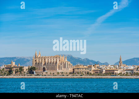 Cattedrale e la facciata marittima di Palma. Maiorca Foto Stock