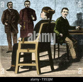 Nel 1881, nello stato di New York ha istituito un comitato per stabilire un nuovo, più umano metodo di esecuzione per sostituire appeso. Alfred Southwick, un membro del comitato, ha sviluppato il concetto di esecuzione corrente elettrica attraverso un condannato dopo aver udito un caso di come relativamente indolore e rapidamente un ubriaco uomo è morto a causa di toccare esposto le linee di alimentazione. La prima sedia elettrica è stata prodotta da Harold P. Brown e Arthur Kennelly. Foto Stock