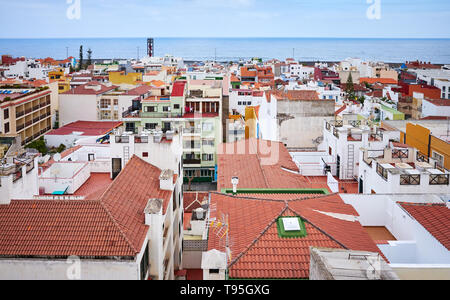 Puerto de la Cruz cityscape visto dal di sopra, Tenerife, Spagna. Foto Stock