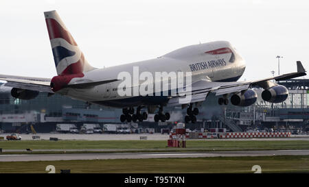 Richmond, British Columbia, Canada. Il 3 maggio, 2019. Un British Airways Boeing 747-400 (G-CIVN) wide-body jetliner atterra all'Aeroporto Internazionale di Vancouver. Credito: Bayne Stanley/ZUMA filo/Alamy Live News Foto Stock