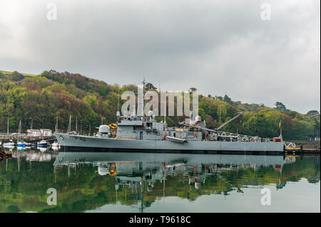 Bantry, West Cork, Irlanda. Il 17 maggio 2019. 'LE Ciara', la marina irlandese nave pattuglia, è attualmente ormeggiato presso la nuova marina di Bantry, la prima volta che un irlandese di mezzi navali ha attraccato esiste dal 1986. Ella verrà ormeggiato a Bantry per il weekend. Credito: Andy Gibson/Alamy Live News. Credito: Andy Gibson/Alamy Live News Foto Stock