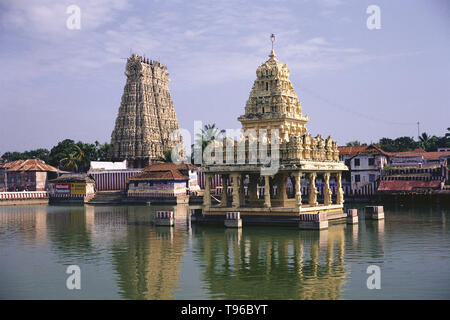 Una vista del tempio SUCHINDRAN,vicino a Kovalam Kerala, India, Asia Foto Stock