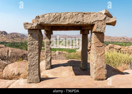 Padiglione presso Malyavanta Raghunatha Temple, Hampi, India Foto Stock