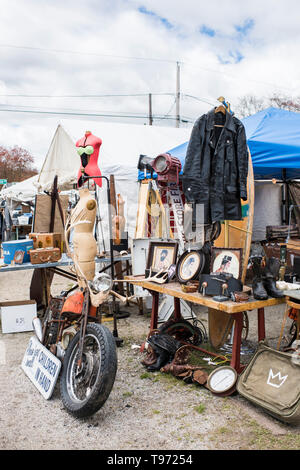 New York City, USA - May15, 2019: Brimfield Antique Market, Brimfield Massachusetts, USA. Foto Stock