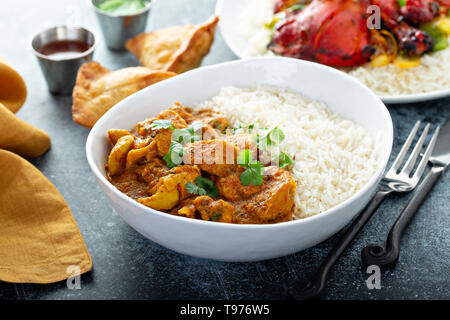 Pollo al curry con riso al gelsomino Foto Stock