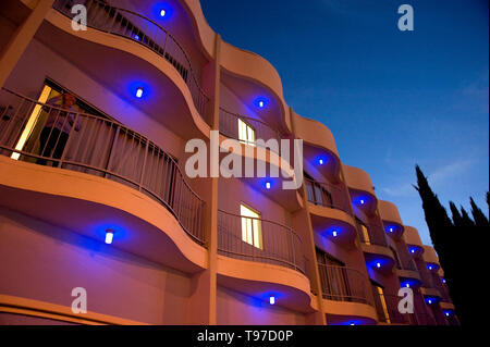 L'Hotel Standard sulla striscia di tramonto al tramonto a Los Angeles, CA, Stati Uniti d'America Foto Stock