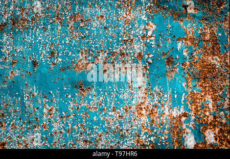 Rusty ferro marrone texture, blu antica recinzione con macchie e pareti scrostate. La tessitura della carta da parati per la progettazione. Foto Stock