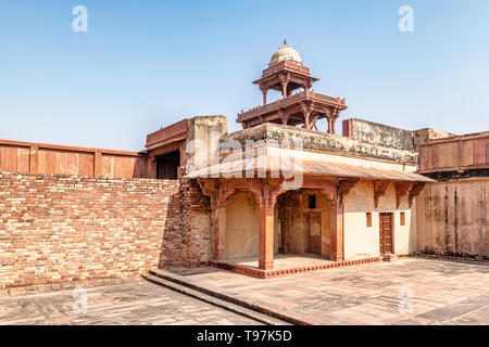 Edifici di Panch Mahal, Royal Palace complesso in abbandonato Fatehpur Sikri città costruita dal grande imperatore Mughal Akbar al tardo XVI secolo, Uttar Prades Foto Stock