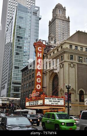 L'iconico Teatro di Chicago sulla North State Street, Chicago Loop, Illinois, Stati Uniti d'America Foto Stock