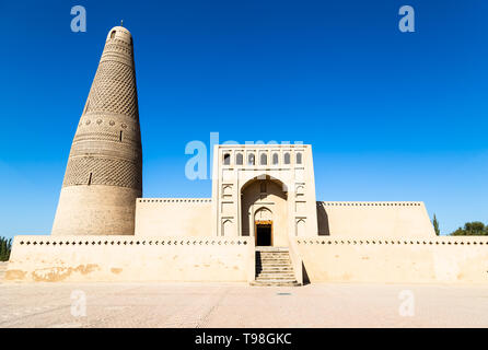 Emin minareto, o torre di Sugong, in Turpan, è la più grande antica torre islamica nello Xinjiang, Cina. Costruito nel 1777, il suo grigio mattoni formano 15 diversi pa Foto Stock