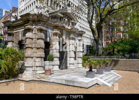 La York House acqua Gate, Buckingham Street, Victoria Embankment Gardens, Victoria Embankment, London, England, Regno Unito Foto Stock