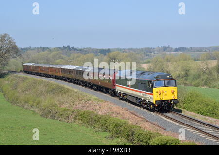 50031 "cofano approcci' Hampton Loade su un servizio in direzione sud Foto Stock