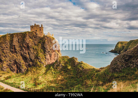 Castello di Dunnottar (Dùn Fhoithear), Aberdeenshire, Stonehaven, pianure, Scozia Foto Stock