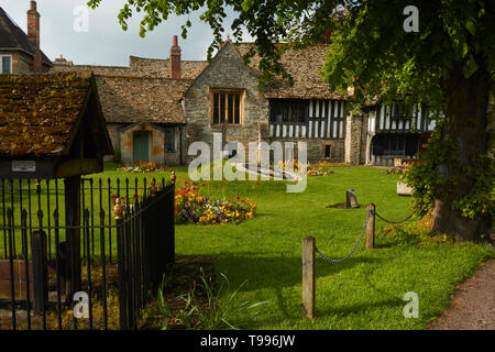 Il Museo Almonry, Centro del Patrimonio andTourist Information Center nel villaggio Costwold di Evesham, England, Regno Unito, Europa Foto Stock