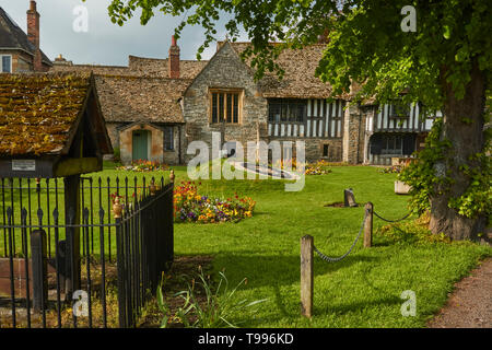 Il Museo Almonry, Centro del Patrimonio andTourist Information Center nel villaggio Costwold di Evesham, England, Regno Unito, Europa Foto Stock