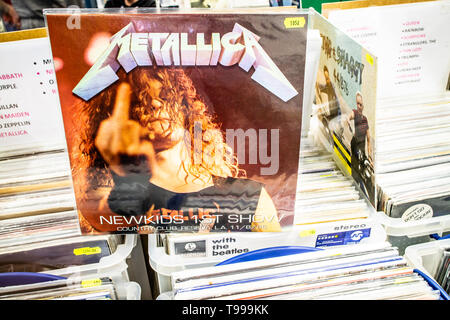 Nadarzyn, Polonia, 11 maggio 2019 Metallica album in vinile sul display per la vendita, vinile, LP, Album rock, American heavy metal band, collezione di vinili Foto Stock