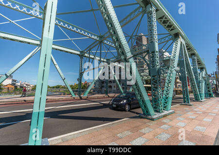 Kanazawa, Ishikawa Giappone - Agosto 22, 2018 : Saigawa Oohashi. Ferro storico ponte sopra il Fiume Sai nella città di Kanazawa Foto Stock