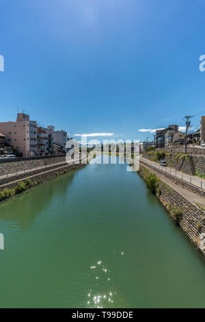 Kanazawa, Ishikawa Giappone - Agosto 22, 2018 : vista del Fiume Sai da Saigawa Oohashi. Storico ponte di ferro nella città di Kanazawa Foto Stock