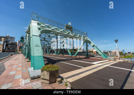 Kanazawa, Ishikawa Giappone - Agosto 22, 2018 : Saigawa Oohashi. Ferro storico ponte sopra il Fiume Sai nella città di Kanazawa Foto Stock