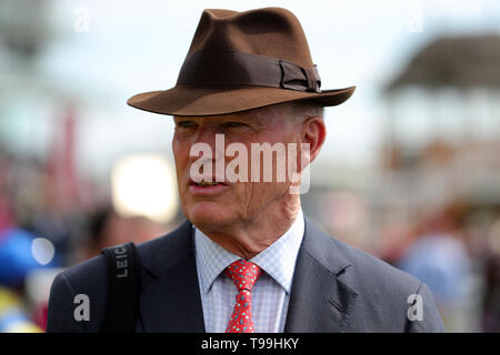 John Gosden, trainer di Stradivari prima Al Basti Equiworld Dubai Dante Stakes durante la terza giornata del Festival di Dante a York Racecourse. Foto Stock