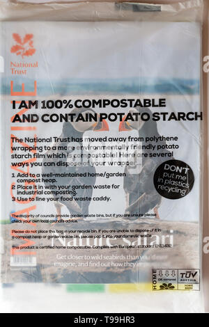 Io sono il cento per cento compostabile e contengono amido di patata - avvolgimento su National Trust magazine Foto Stock
