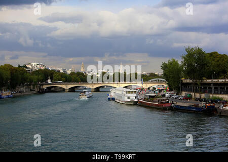 La Senna e Pont d'Iéna (Jena ponte) a Parigi Francia Foto Stock