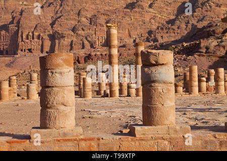 Il Templo Griego, Petra, Jordania, Oriente Medio Foto Stock