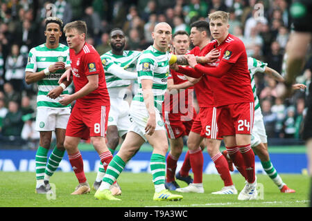 Glasgow, Scozia - aprile 14. Scott Brown del Celtic durante la William Hill Coppa Scozzese semi finale tra Celtic e Aberdeen all'Hampden Park il 14 aprile 2019 a Glasgow, in Scozia. (Foto di Scottish Borders Media/Alamy Live News) Foto Stock