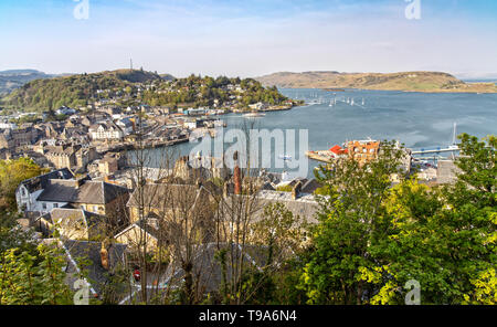 Vista panoramica di Oban in Scozia da McCaig's Tower Foto Stock