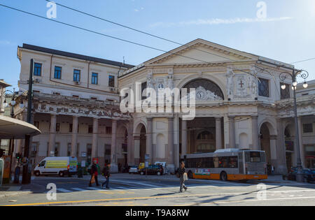 Genova, Italia, Aprile 29, 2019 - 'Piazza Principe stazione ferroviaria in Piazza Acquaverde a Genova, Italia. Foto Stock