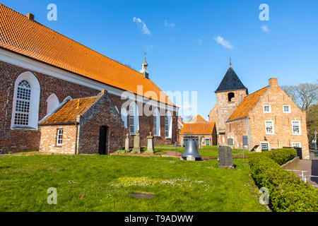 Greetsiel village, comune Krummhšrn, storica chiesa Greetsieler, Frisia orientale, Bassa Sassonia, Germania, Foto Stock