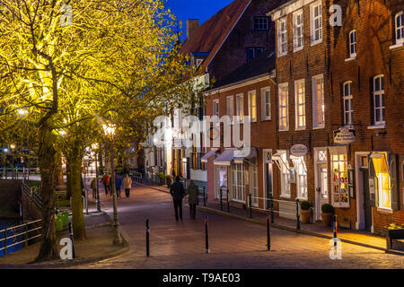 Greetsiel village, comune Krummhšrn, storica città vecchia, Frisia orientale, Bassa Sassonia, Germania, Foto Stock