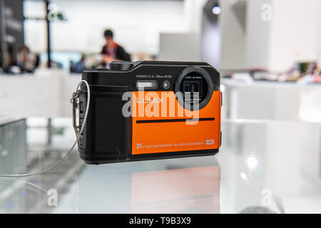 Panasonic Lumix DMC-FT7 4K telecamera impermeabile antiurto in esposizione presso lo showroom Panasonic, stand al Global Innovations Show IFA 2018 Foto Stock