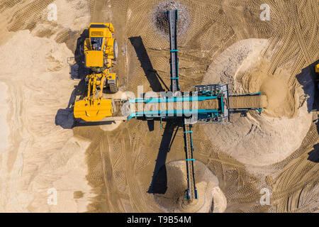 Vista aerea di frantumato di cava di pietra macchina Foto Stock