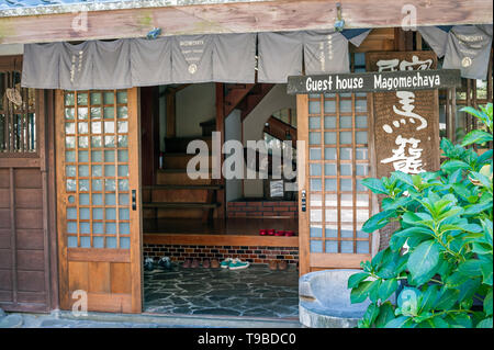 Un hataga o hatagoya, replica periodo Edo alloggio in Magome, Giappone offre pensione e cibo per i viaggiatori Foto Stock