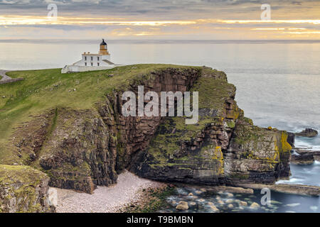 Tramonto sul faro Stoer in Scozia Foto Stock