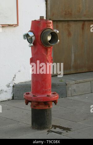 Acqua antincendio idranti nella cittadina collinare di Teror nella provincia di Gran Caneria Las Palmas nelle isole Canarie, Spagna, Europa 2018 Foto Stock