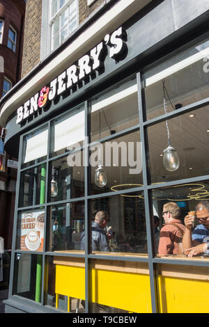 Gelato Ben & Jerry Parlor su Wardour Street, Soho, London, Regno Unito Foto Stock