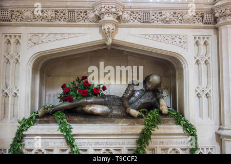 Un lifesize statua di alabastro di William Shakespeare nella Cattedrale di Southwark da Henry McCarthy, London, Regno Unito Foto Stock