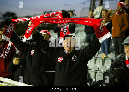 John Elliott di Northside Supporters Club festeggia con altri Derry sostenitori dopo il fischio finale durante il Airtricity League fixture betwee Foto Stock