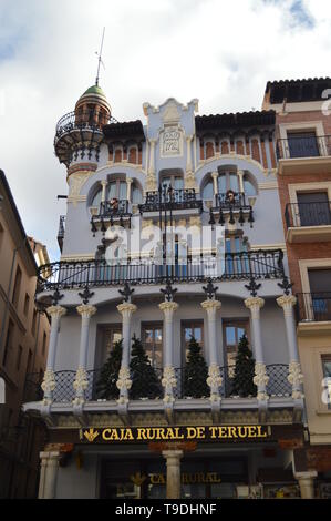 Dicembre 26, 2013. Bel bianco in stile Mudejar edificio in piazza Torico abito di Natale in Teruel. Teruel Aragona, Spagna. Viaggi, Natura, Paesaggio, Foto Stock