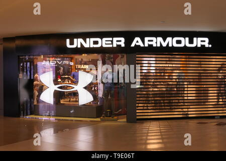 JEDDAH, Arabia Saudita - 21 dicembre 2018: un negozio del marchio sotto la corazza Foto Stock