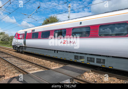 Il nuovo LNER Azuma treno elettrico operante sulla costa est Mainline, Inghilterra, Regno Unito. Foto Stock