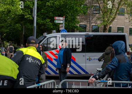 La polizia di lavorare intorno al Museumplein Ajax campione olandese parte Amsterdam Paesi Bassi 2019 Foto Stock