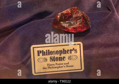 La pietra del filosofo, prop utilizzati nella produzione di pellicole, Warner Bros Tour dello Studio " Realizzazione di Harry Potter", Leavesden, London, Regno Unito Foto Stock