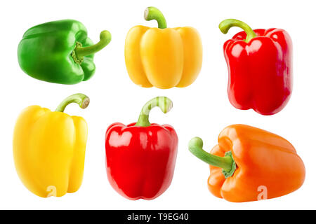 Peperoni isolato. Collezione di peperoni di diversa forma e colore (rosso, verde, giallo, arancione) isolato su sfondo bianco con tracciato di ritaglio Foto Stock